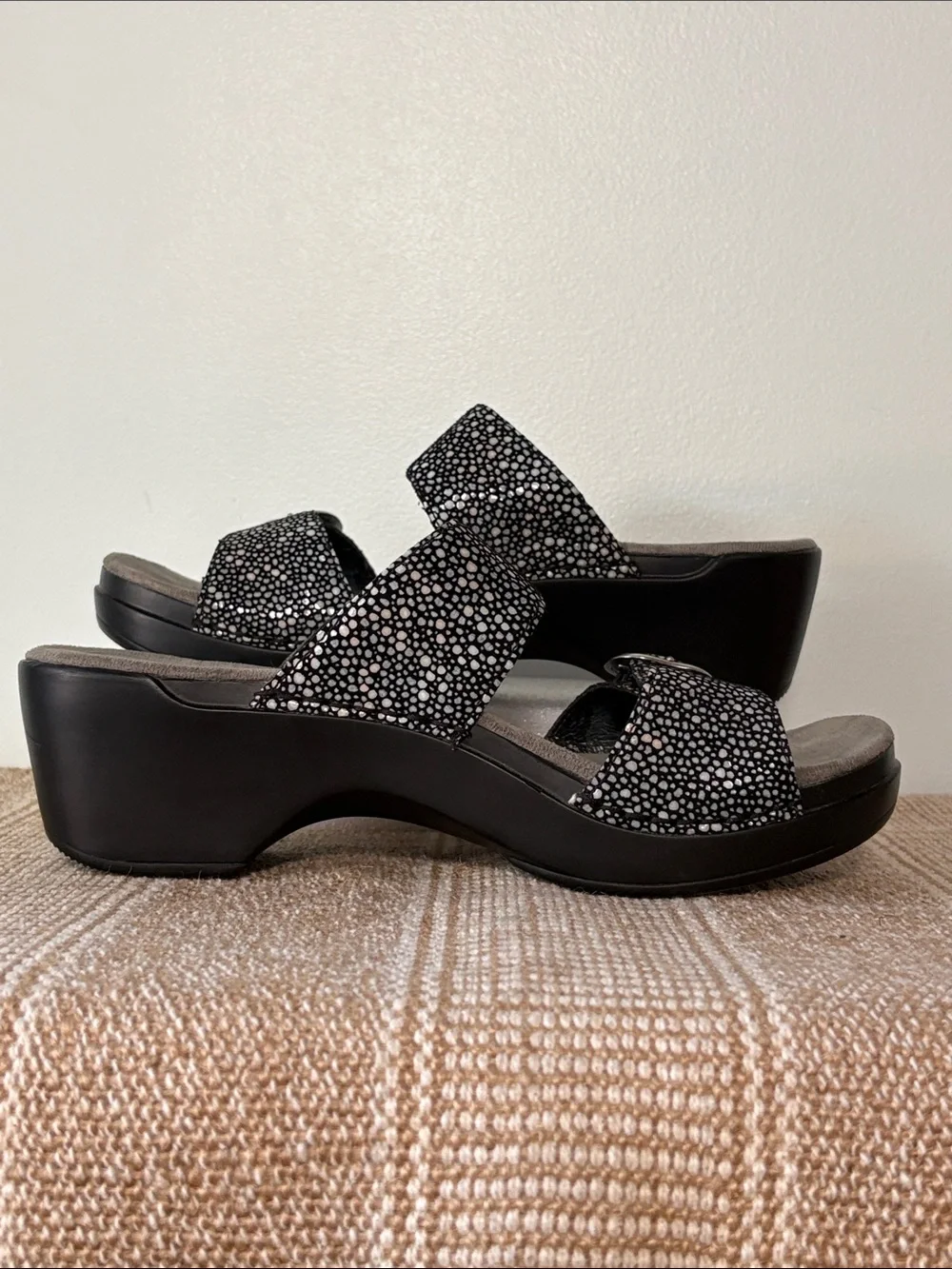 Dansko Sophie Black/White Speckled Leather Double-Buckle Slide-Sandals. Size-9
